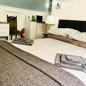 Ac Hideout Apartment
