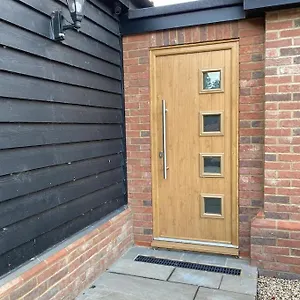 Stansted Airport Luxury Annexe With Parking. Apartment